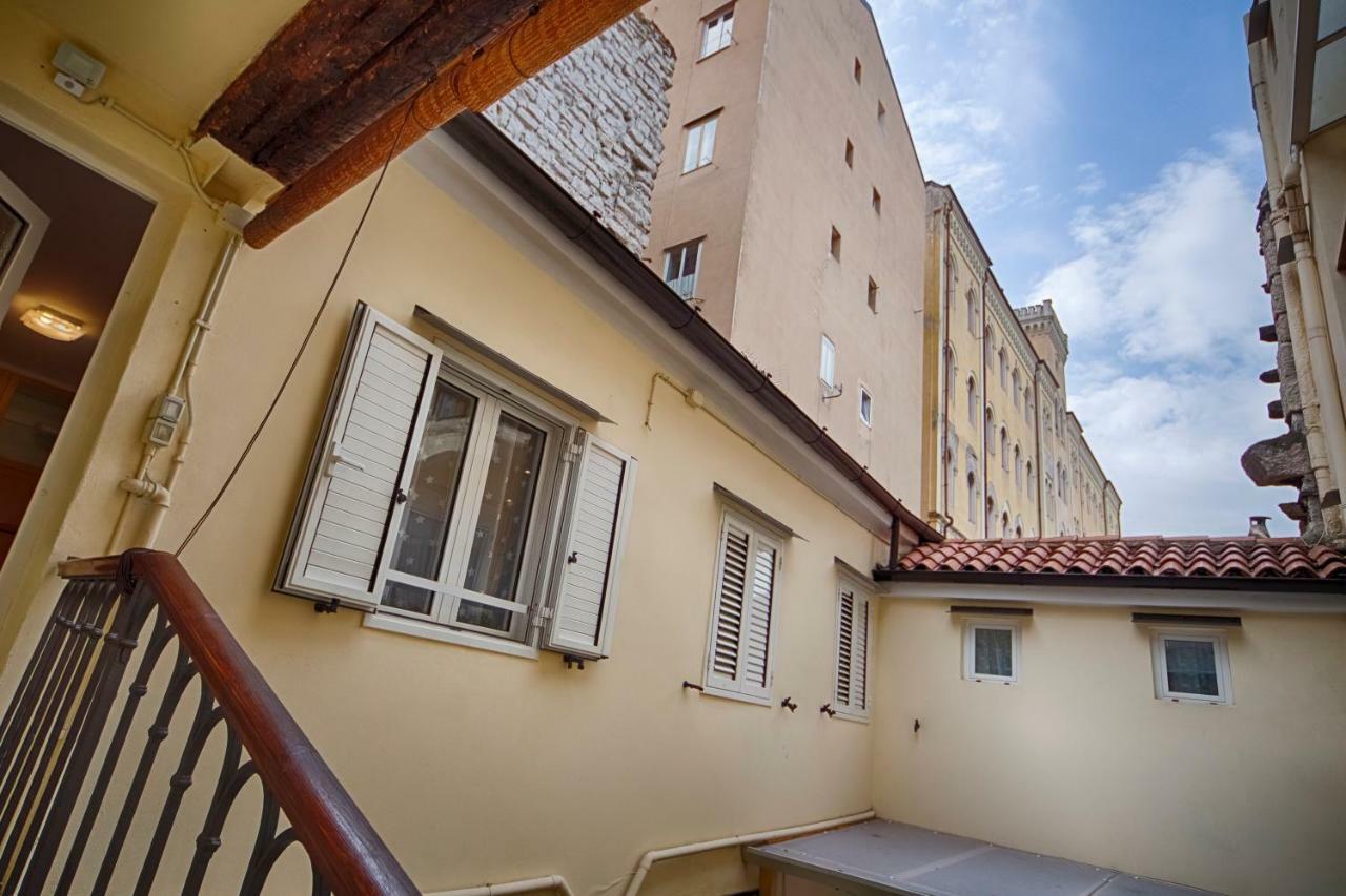 Le Rive Charming Loft Appartamento Trieste Esterno foto